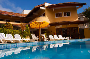 Pousada Mosaico de Maresias tem aumento de receita após parceria com RGV Hoteleira